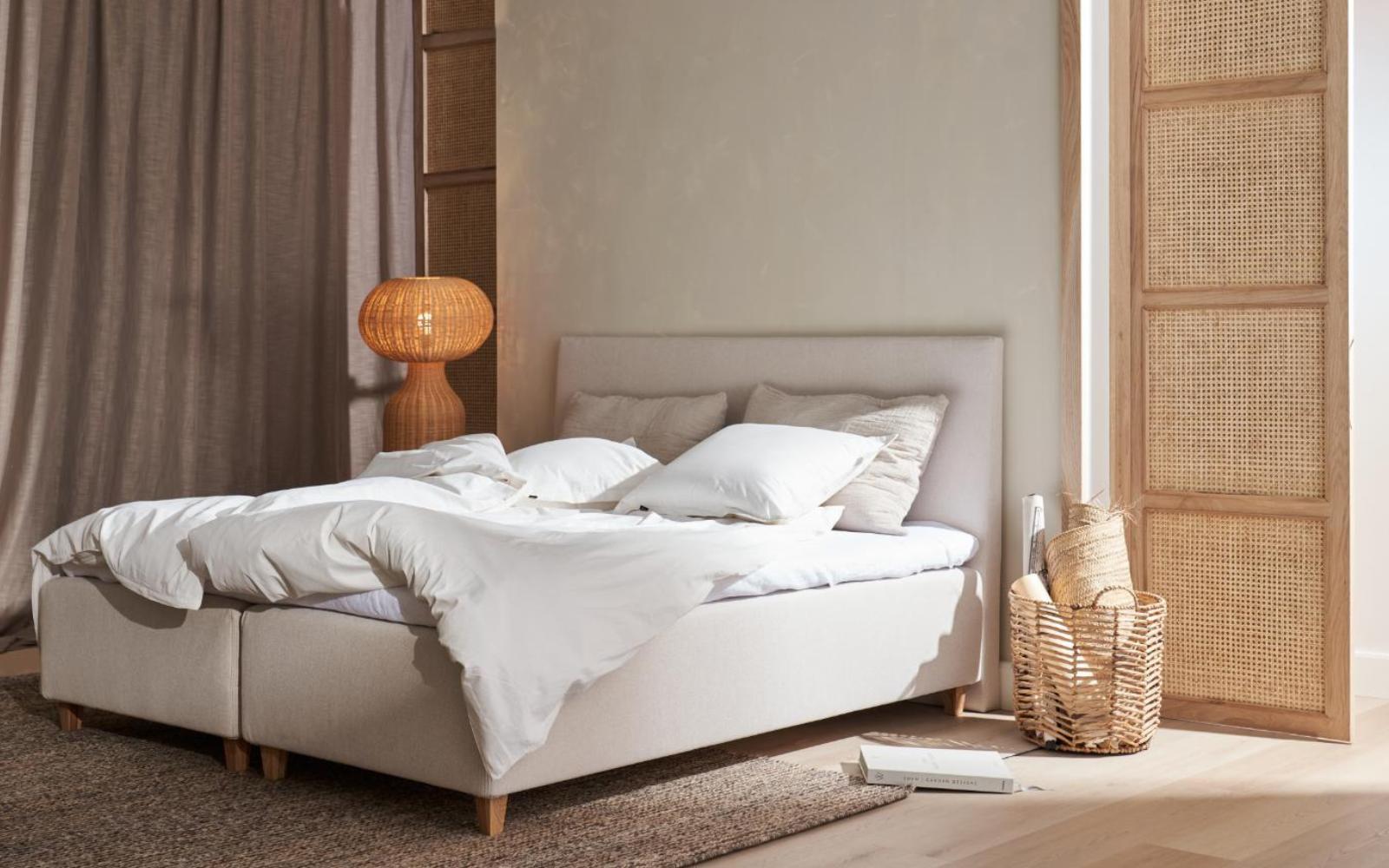 Auping seng med masser af puder